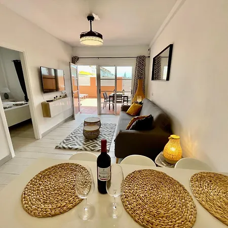 Juana * Caleta De Fuste